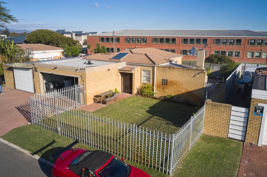 3 Bedroom Property for Sale in Windsor Park Estate Western Cape